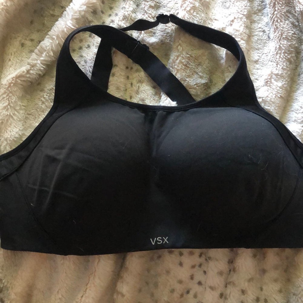 Victoria Sport- black sports bra